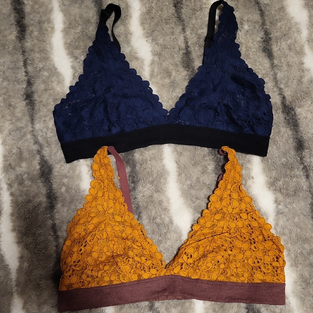 Colsie Navy and Mustard Lace Bralette Set